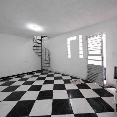 Casa à venda com 75m², 2 quartos e sem vagaSala/Cozinha