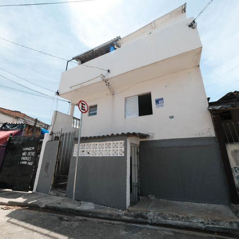 Casa à venda com 75m², 2 quartos e sem vagaFachada