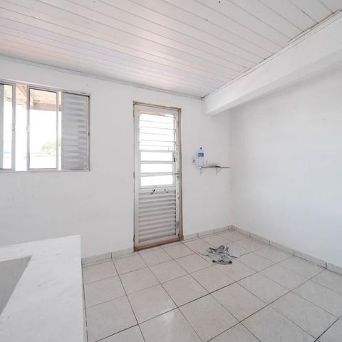 Casa à venda com 75m², 2 quartos e sem vagaQuarto