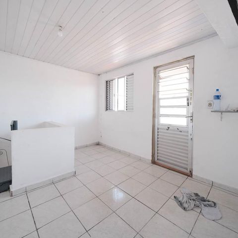Casa à venda com 75m², 2 quartos e sem vagaQuarto