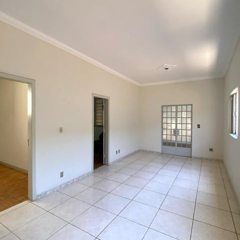 Casa para alugar com 360m², 3 quartos e 2 vagasSala