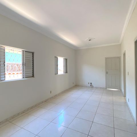 Casa para alugar com 360m², 3 quartos e 2 vagasSala