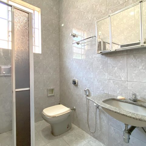 Casa para alugar com 360m², 3 quartos e 2 vagasBanheiro Social