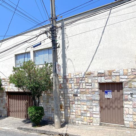 Casa para alugar com 360m², 3 quartos e 2 vagasFachada