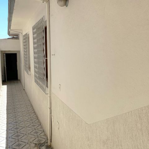 Casa para alugar com 360m², 3 quartos e 2 vagasCorredor lateral