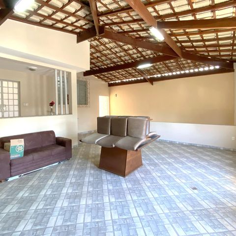 Casa para alugar com 360m², 3 quartos e 2 vagasVaranda 