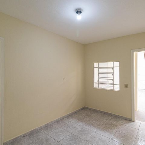 Casa para alugar com 140m², 1 quarto e sem vaga Casa para alugar com 140m², 1 quarto e sem vagaSala