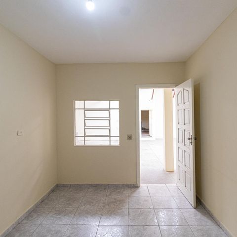 Casa para alugar com 140m², 1 quarto e sem vaga Casa para alugar com 140m², 1 quarto e sem vagaSala