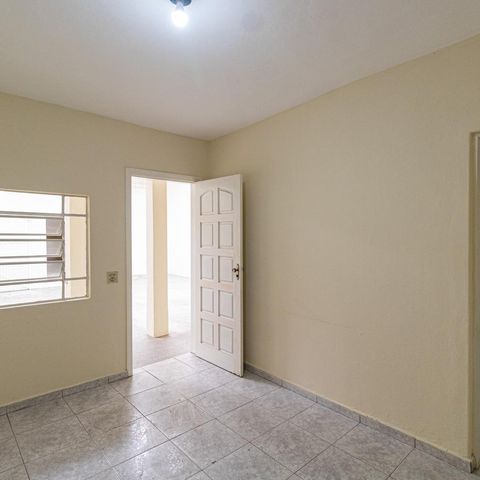 Casa para alugar com 140m², 1 quarto e sem vaga Casa para alugar com 140m², 1 quarto e sem vagaSala