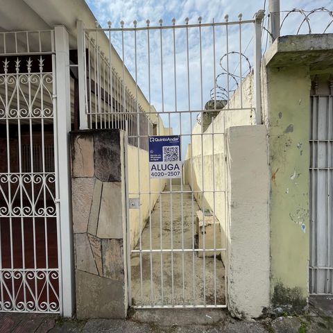 Casa para alugar com 140m², 1 quarto e sem vaga Casa para alugar com 140m², 1 quarto e sem vagaFachada+Placa