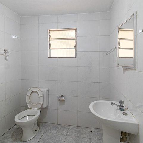 Casa para alugar com 140m², 1 quarto e sem vaga Casa para alugar com 140m², 1 quarto e sem vagaBanheiro