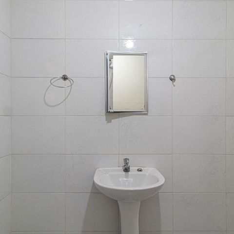 Casa para alugar com 140m², 1 quarto e sem vaga Casa para alugar com 140m², 1 quarto e sem vagaBanheiro