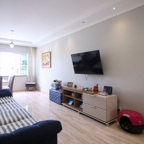 Casa à venda com 117m², 3 quartos e 3 vagas Casa à venda com 117m², 3 quartos e 3 vagasSala