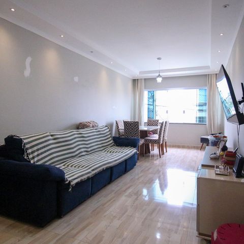 Casa à venda com 117m², 3 quartos e 3 vagas Casa à venda com 117m², 3 quartos e 3 vagasSala