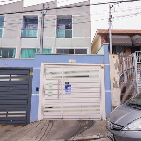 Casa à venda com 117m², 3 quartos e 3 vagas Casa à venda com 117m², 3 quartos e 3 vagasFachada