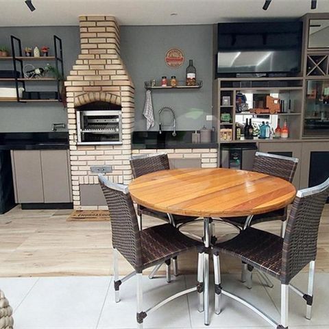 Casa à venda com 235m², 3 quartos e 6 vagas