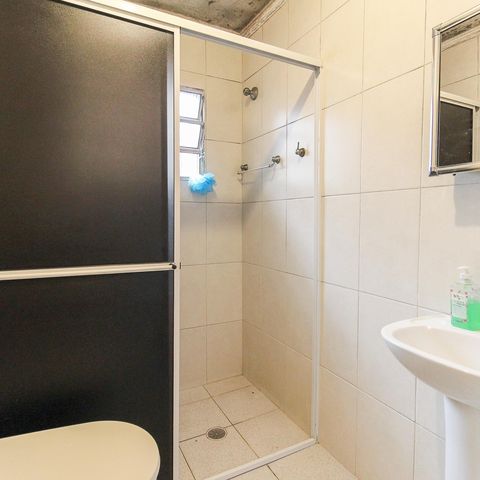 Casa à venda com 88m², 2 quartos e 1 vaga Casa à venda com 88m², 2 quartos e 1 vagaBanheiro