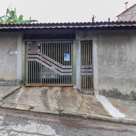 Casa à venda com 88m², 2 quartos e 1 vaga Casa à venda com 88m², 2 quartos e 1 vagaFachada