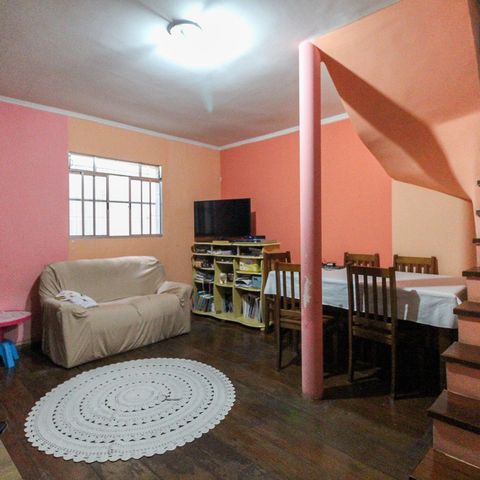 Casa à venda com 88m², 2 quartos e 1 vaga Casa à venda com 88m², 2 quartos e 1 vagaSala