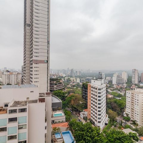 Apartamento à venda com 191m², 3 quartos e 3 vagasVista