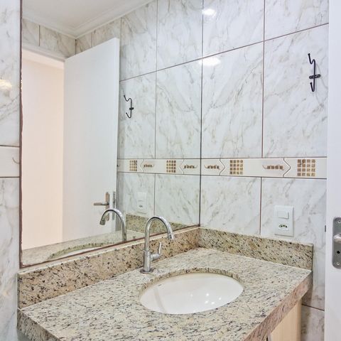 Apartamento à venda com 55m², 2 quartos e 1 vaga Apartamento à venda com 55m², 2 quartos e 1 vagaBanheiro Social