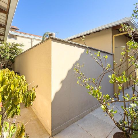 Casa à venda com 247m², 3 quartos e 2 vagas Casa à venda com 247m², 3 quartos e 2 vagasAcesso Casa 02
