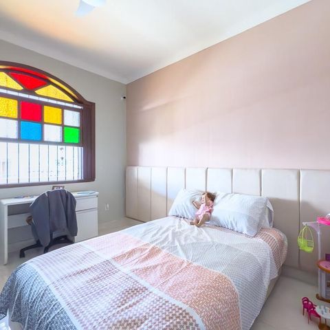 Casa à venda com 247m², 3 quartos e 2 vagas Casa à venda com 247m², 3 quartos e 2 vagasQuarto 2