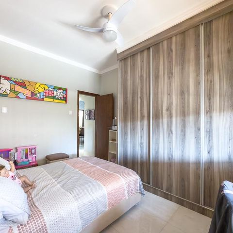 Casa à venda com 247m², 3 quartos e 2 vagas Casa à venda com 247m², 3 quartos e 2 vagasQuarto 2