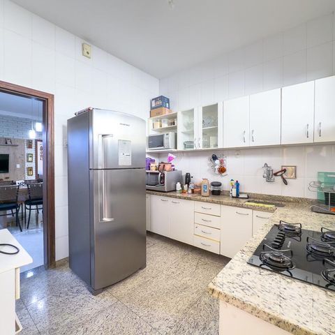 Casa à venda com 247m², 3 quartos e 2 vagas Casa à venda com 247m², 3 quartos e 2 vagasCozinha