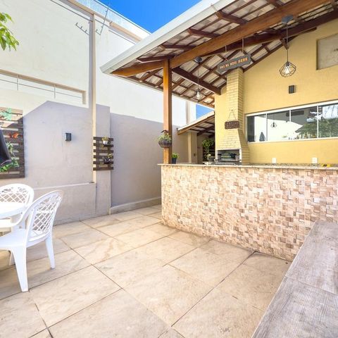 Casa à venda com 247m², 3 quartos e 2 vagas Casa à venda com 247m², 3 quartos e 2 vagasÁrea Churrasqueira / Área Externa