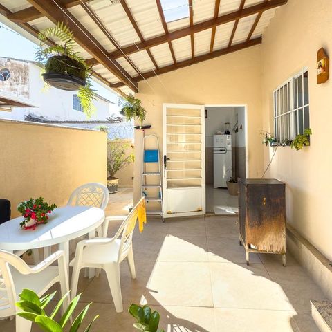 Casa à venda com 247m², 3 quartos e 2 vagas Casa à venda com 247m², 3 quartos e 2 vagasÁrea Externa Casa 02