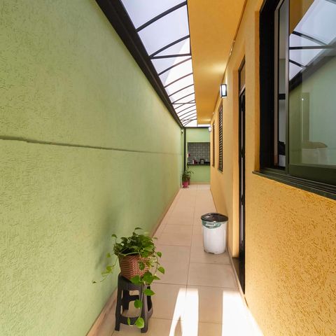 Casa à venda com 260m², 3 quartos e 2 vagas Casa à venda com 260m², 3 quartos e 2 vagasEntrada