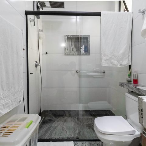 Casa à venda com 260m², 3 quartos e 2 vagas Casa à venda com 260m², 3 quartos e 2 vagasBanheiro da suíte