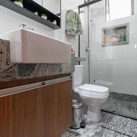 Casa à venda com 260m², 3 quartos e 2 vagas Casa à venda com 260m², 3 quartos e 2 vagasBanheiro social