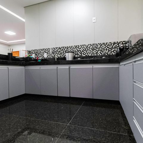 Casa à venda com 260m², 3 quartos e 2 vagas Casa à venda com 260m², 3 quartos e 2 vagasCozinha
