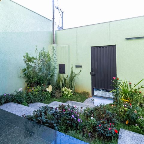 Casa à venda com 260m², 3 quartos e 2 vagas Casa à venda com 260m², 3 quartos e 2 vagasEntrada
