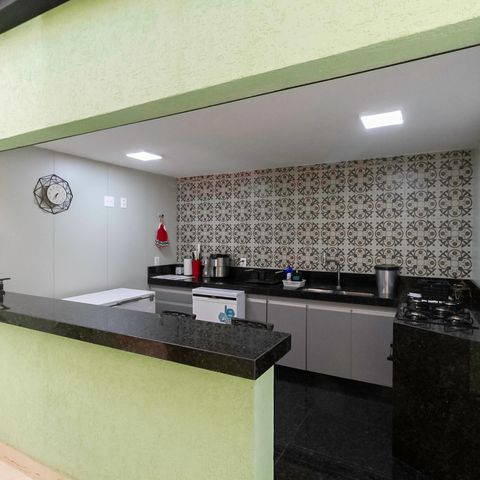 Casa à venda com 260m², 3 quartos e 2 vagas Casa à venda com 260m², 3 quartos e 2 vagasCozinha externa