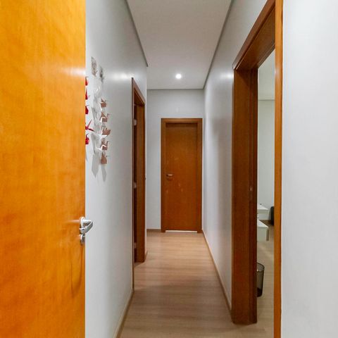 Casa à venda com 260m², 3 quartos e 2 vagas Casa à venda com 260m², 3 quartos e 2 vagasCorredor