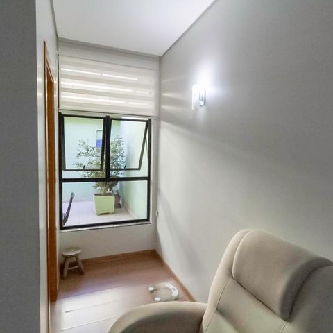 Casa à venda com 260m², 3 quartos e 2 vagas Casa à venda com 260m², 3 quartos e 2 vagasSuíte