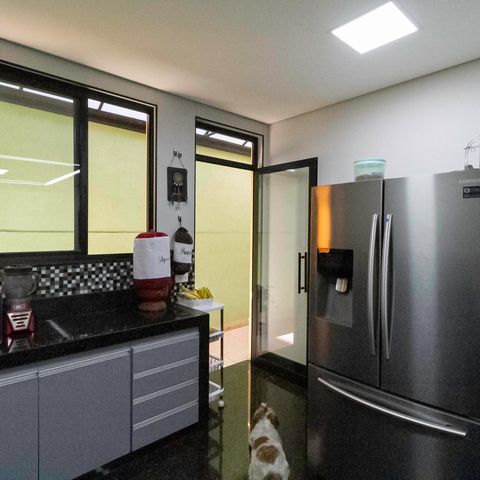 Casa à venda com 260m², 3 quartos e 2 vagas Casa à venda com 260m², 3 quartos e 2 vagasCozinha