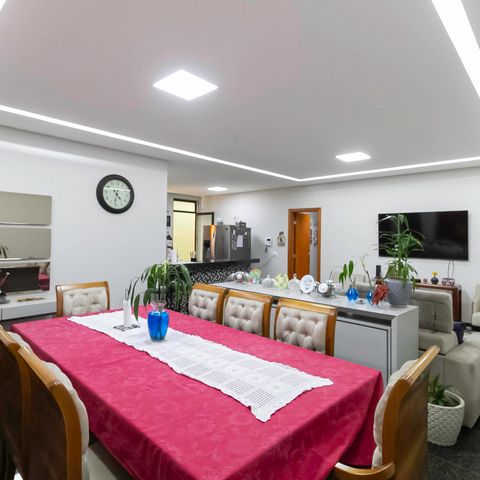 Casa à venda com 260m², 3 quartos e 2 vagas Casa à venda com 260m², 3 quartos e 2 vagasSala