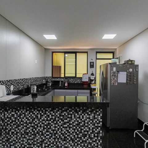 Casa à venda com 260m², 3 quartos e 2 vagas Casa à venda com 260m², 3 quartos e 2 vagasCozinha