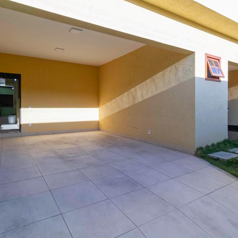 Casa à venda com 260m², 3 quartos e 2 vagas Casa à venda com 260m², 3 quartos e 2 vagasGaragem