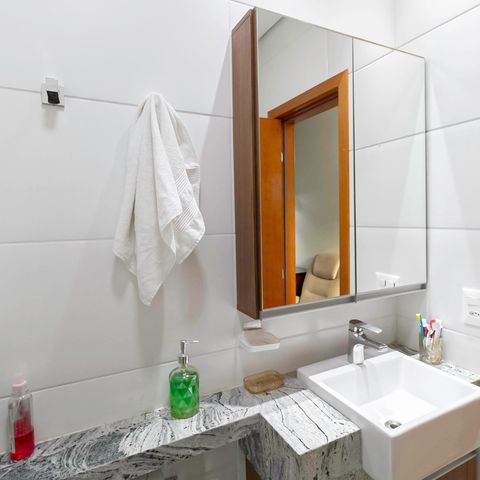 Casa à venda com 260m², 3 quartos e 2 vagas Casa à venda com 260m², 3 quartos e 2 vagasBanheiro da suíte