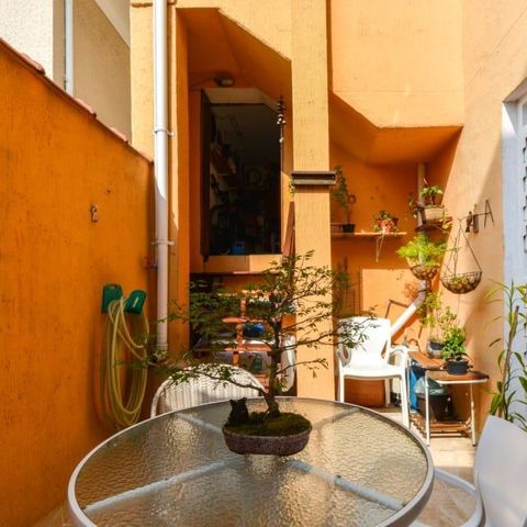 Casa à venda com 150m², 3 quartos e 2 vagas