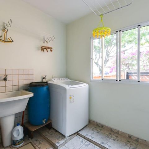 Casa à venda com 150m², 3 quartos e 2 vagas