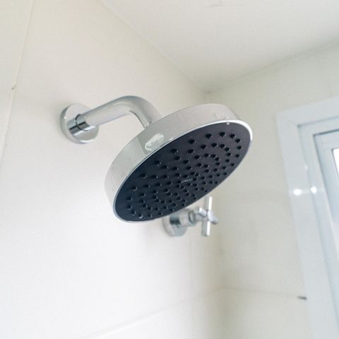 Apartamento à venda com 57m², 2 quartos e 1 vaga Apartamento à venda com 57m², 2 quartos e 1 vagaBanheiro da Suíte Detalhe