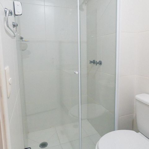 Apartamento à venda com 57m², 2 quartos e 1 vaga Apartamento à venda com 57m², 2 quartos e 1 vagaBanheiro Detalhe