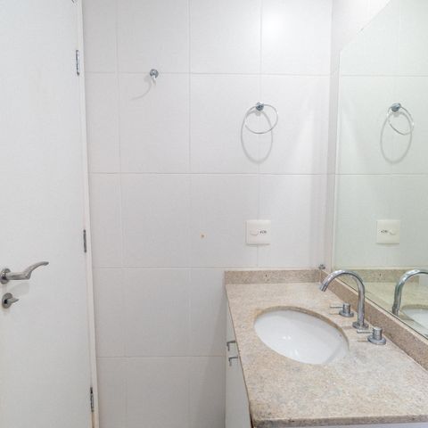 Apartamento à venda com 57m², 2 quartos e 1 vaga Apartamento à venda com 57m², 2 quartos e 1 vagaBanheiro da Suíte