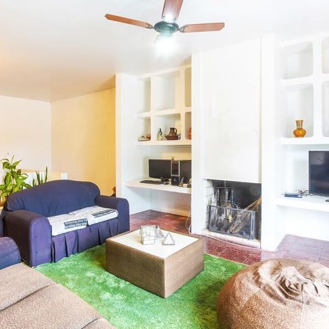 Casa à venda com 280m², 3 quartos e 3 vagas Casa à venda com 280m², 3 quartos e 3 vagasSala